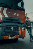 Model year 2025 : Renault Trucks T High Smart Racer : lifestyle (Renault Trucks bodywarmer, Renault Trucks hoodie)