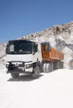 As empresas senegalesas Khoury Transports, Transports Dieye e Transports Ibrahima Sakho (TIS) escolheram a Renault Trucks K para as suas atividades de transporte de hidrocarbonetos e minérios.